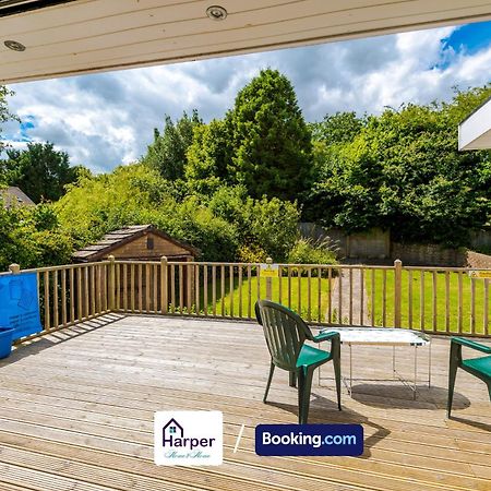 Spacious Detached Bungalow By Harperletting Short Lets & Serviced Accommodation Buckely With Pool Table & Driveway Buckley Exterior photo