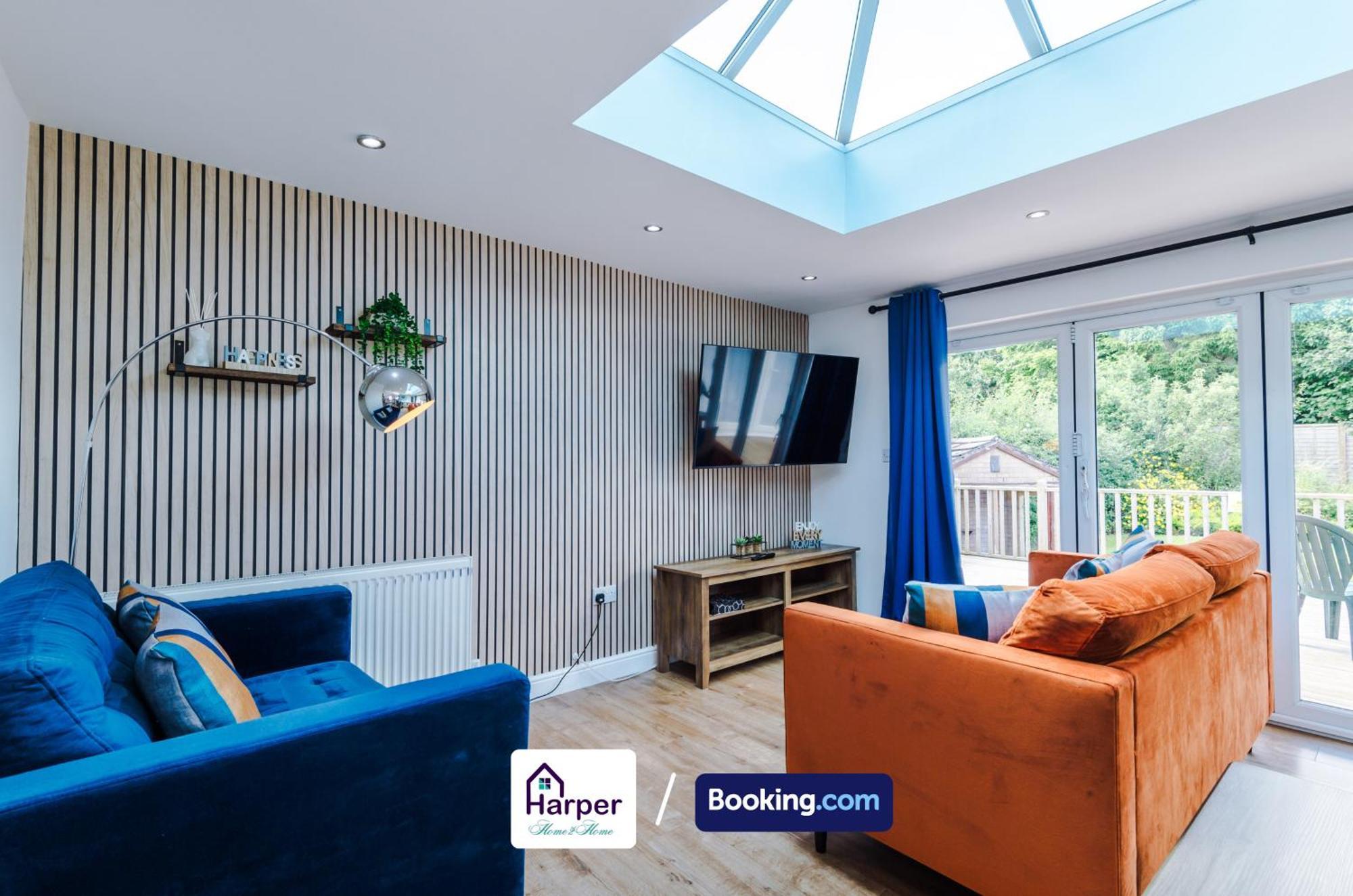 Spacious Detached Bungalow By Harperletting Short Lets & Serviced Accommodation Buckely With Pool Table & Driveway Buckley Exterior photo
