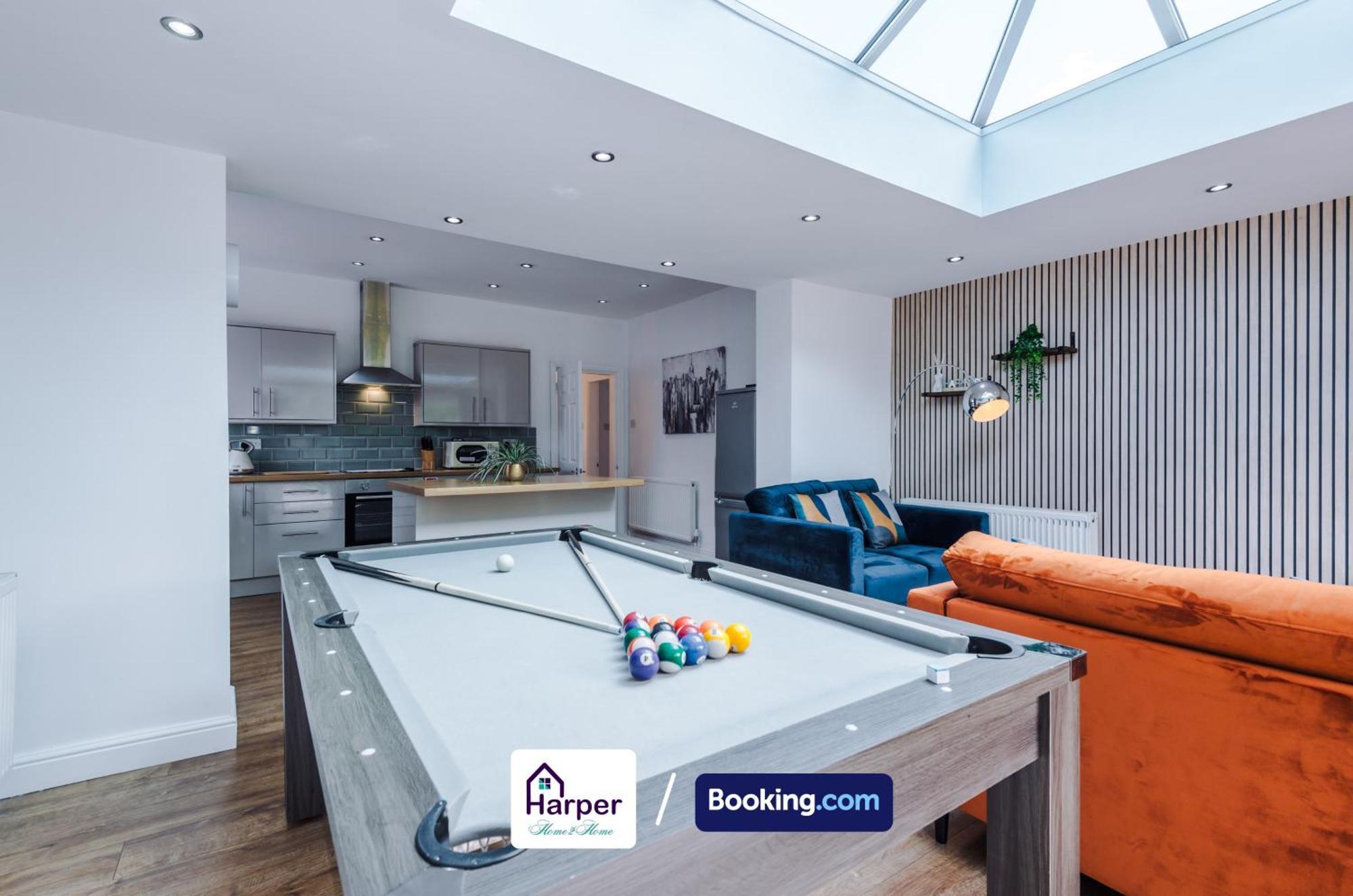 Spacious Detached Bungalow By Harperletting Short Lets & Serviced Accommodation Buckely With Pool Table & Driveway Buckley Exterior photo